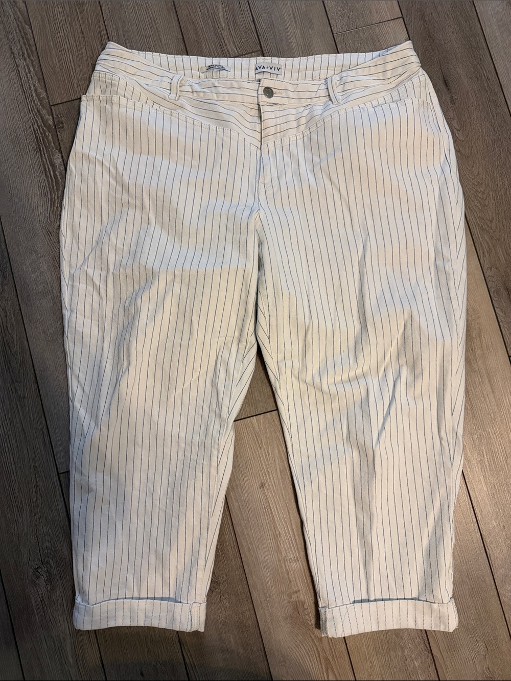 Ava & Viv White Pinstripe Cropped Jeans